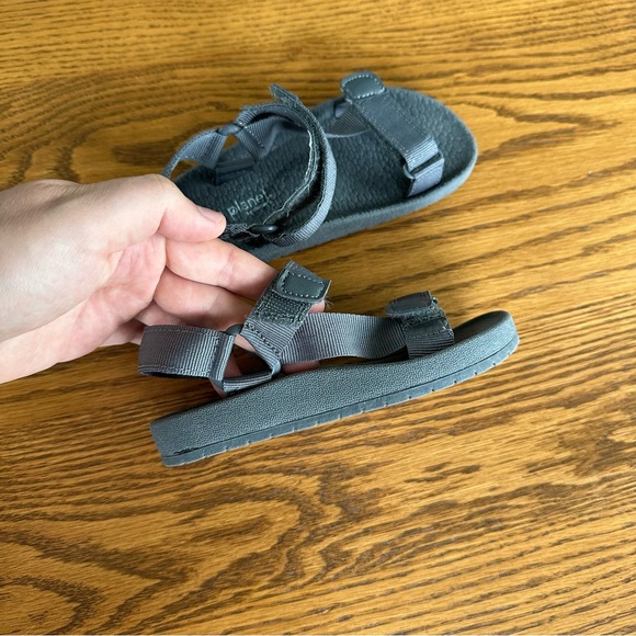 New Little Planet Carter’s Toddler Recycled Adventure Sandals - Picture 14 of 14